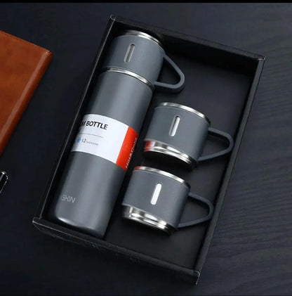 Stainless Steel Vacuum Flask Set With 2 Cups, 500ml